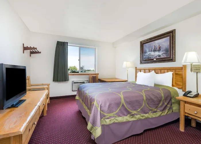 Super 8 By Wyndham Hotel Powell